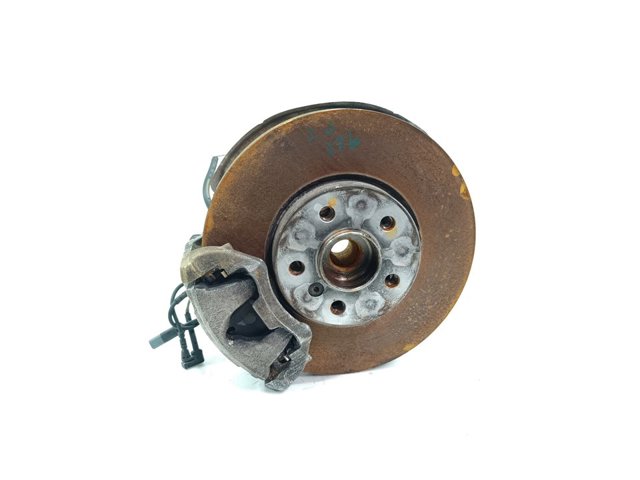 Czop (zwrotnica) przedni lewy 6876645 BMW