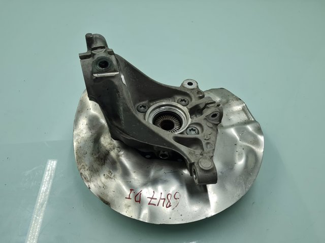 Czop (zwrotnica) przedni lewy 6876645 BMW