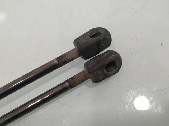 Amortyzator klapy bagażnika (3/5 drzwi-tylnych) 689500F012 TOYOTA