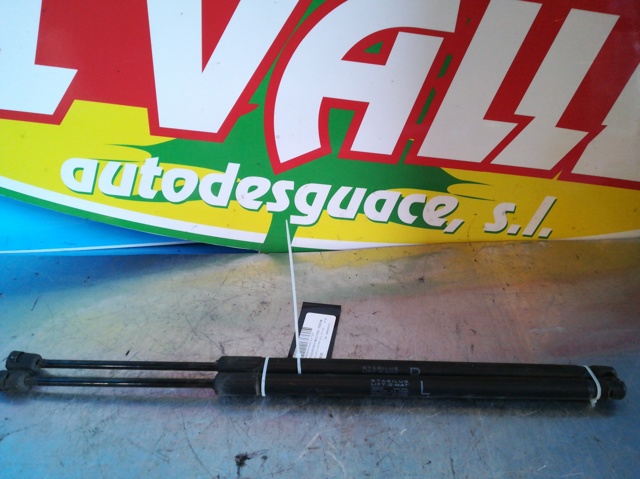 Amortyzator klapy bagażnika (3/5 drzwi-tylnych) 689500F012 TOYOTA