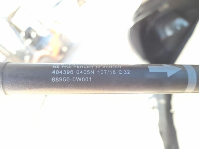 Amortyzator klapy bagażnika (3/5 drzwi-tylnych) 689500W661 TOYOTA