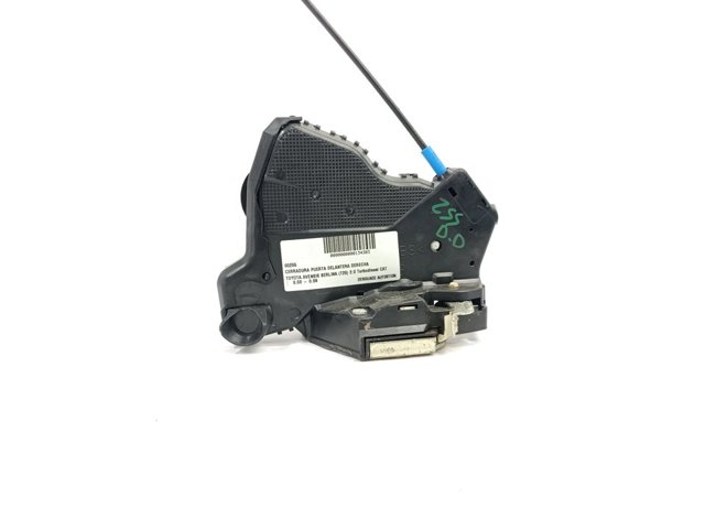 Zamek drzwi przednich prawych 6903002162 TOYOTA