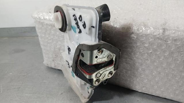 Zamek drzwi przednich prawych 6903002521 TOYOTA