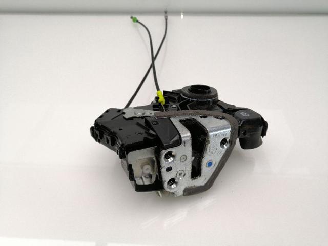 Zamek drzwi przednich prawych 6903005130 TOYOTA