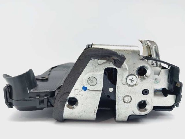 Zamek drzwi przednich prawych 6903005130 TOYOTA