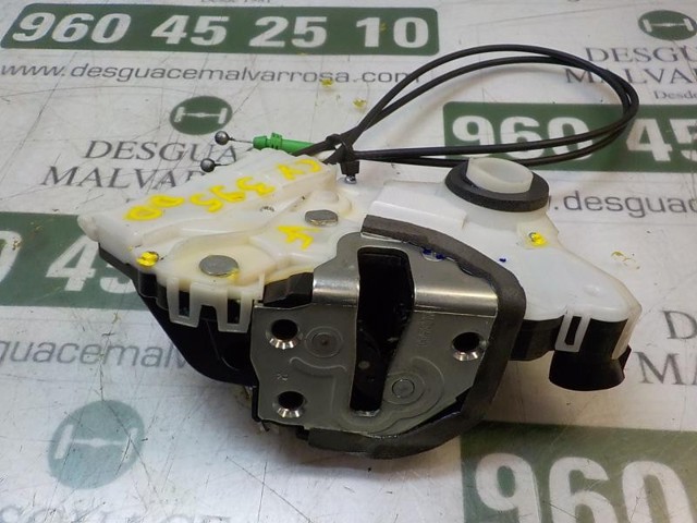 Zamek drzwi przednich prawych 690300D320 TOYOTA