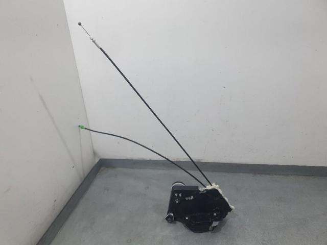 Zamek drzwi przednich prawych 690300D550 TOYOTA
