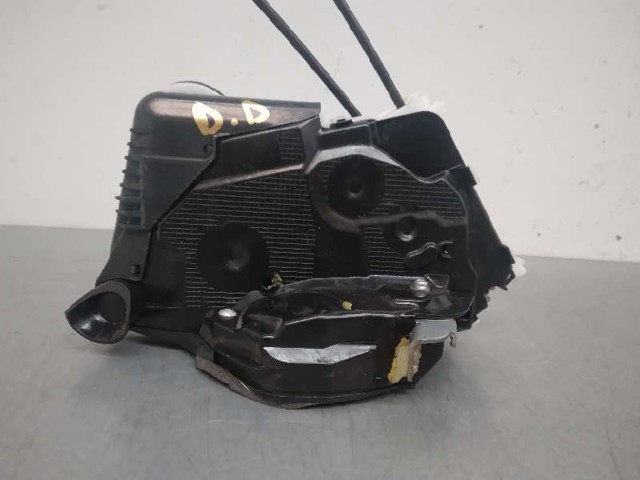 Zamek drzwi przednich prawych 690300D550 TOYOTA