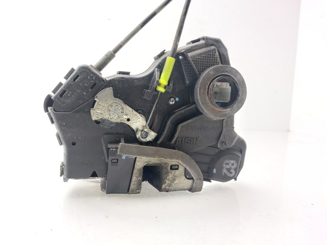 Zamek drzwi przednich prawych 690300K070 TOYOTA