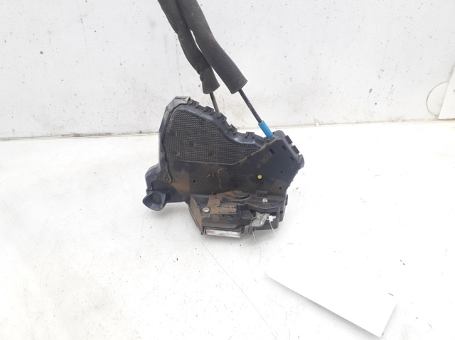 Zamek drzwi przednich prawych 6903033272 TOYOTA