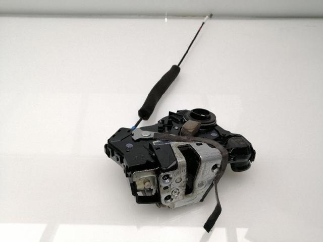 Zamek drzwi przednich prawych 6903033272 TOYOTA