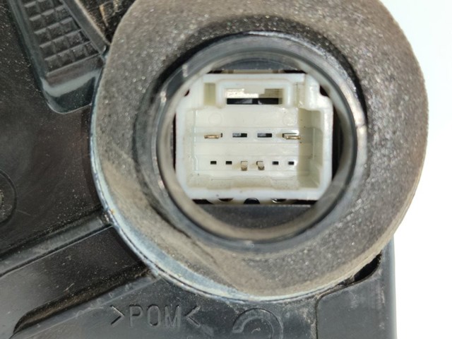 Zamek drzwi przednich prawych 6903042220 TOYOTA