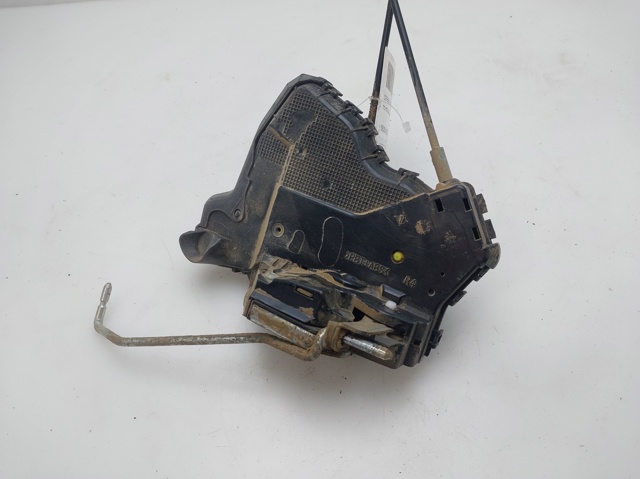 Zamek drzwi przednich prawych 6903042221 TOYOTA