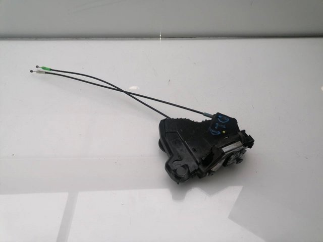 Zamek drzwi przednich prawych 6903042221 TOYOTA