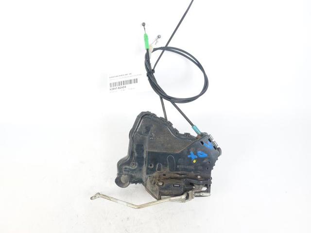 Zamek drzwi przednich prawych 6903042221 TOYOTA