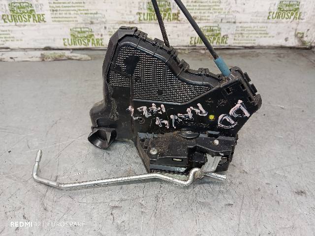 Zamek drzwi przednich prawych 6903042221 TOYOTA