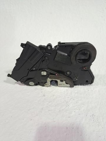 Zamek drzwi przednich prawych 6903047081 TOYOTA