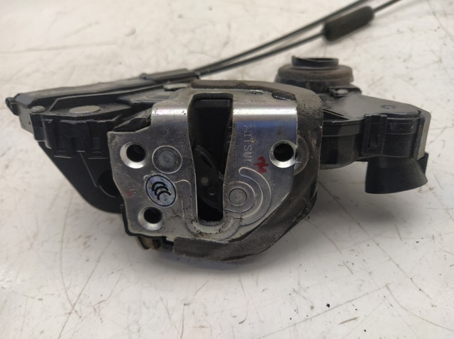 Zamek drzwi przednich prawych 6903047081 TOYOTA