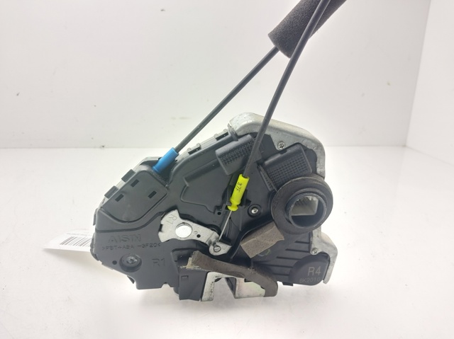 Zamek drzwi przednich prawych 6903053090 TOYOTA
