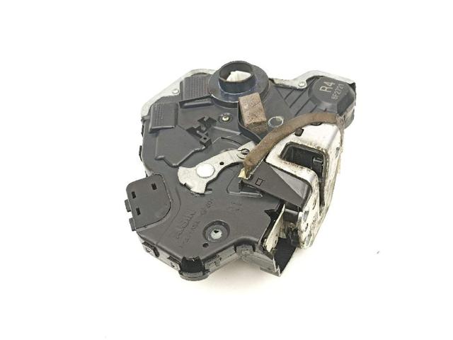 Zamek drzwi przednich prawych 6903053090 TOYOTA