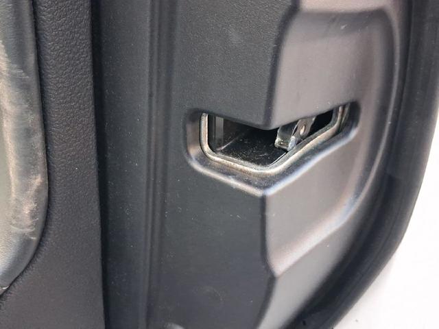 Zamek drzwi przednich prawych 6903053090 TOYOTA