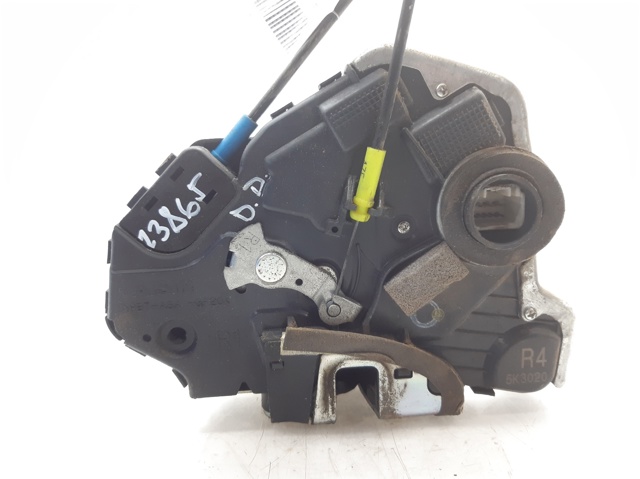 Zamek drzwi przednich prawych 6903053090 TOYOTA