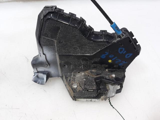 Zamek drzwi przednich prawych 6903060240 TOYOTA