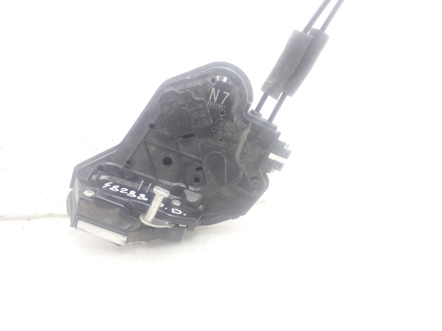 Zamek drzwi przednich prawych 6903060240 TOYOTA