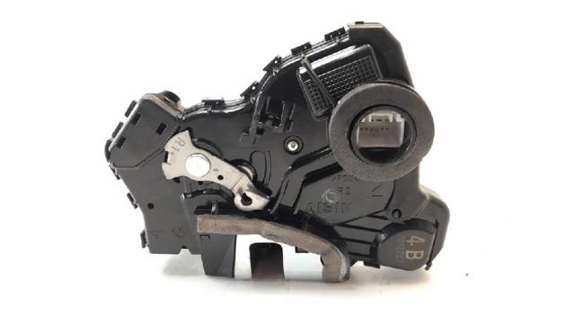 Zamek drzwi przednich prawych 6903060240 TOYOTA