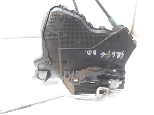 Zamek drzwi przednich prawych 6903060240 TOYOTA