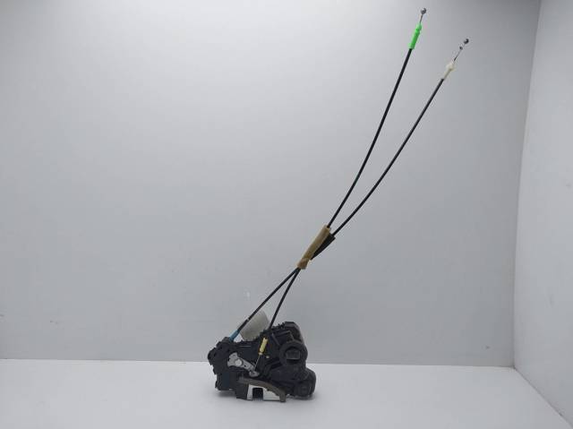 Zamek drzwi przednich prawych 6903060240 TOYOTA