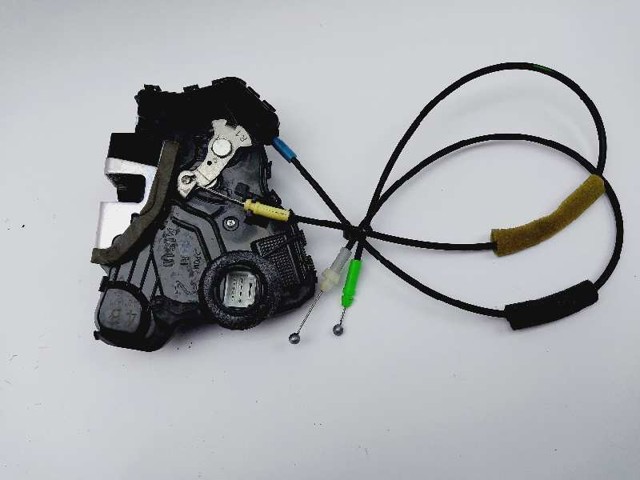 Zamek drzwi przednich prawych 6903060240 TOYOTA