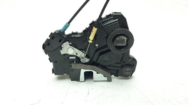 Zamek drzwi przednich prawych 6903060240 TOYOTA