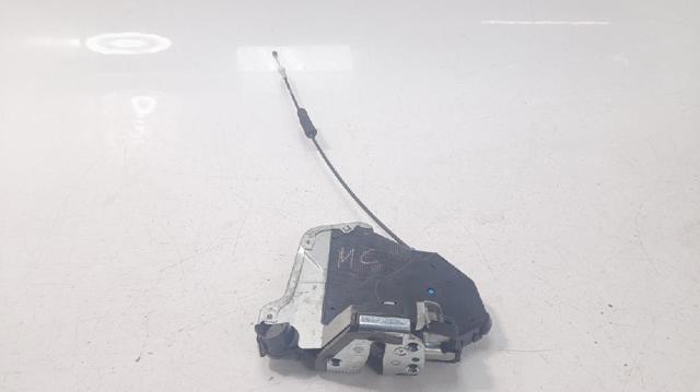 Zamek drzwi przednich prawych 6903060250 TOYOTA