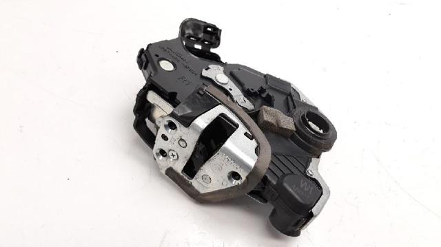 Zamek drzwi przednich prawych 6903060250 TOYOTA