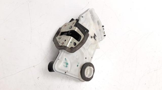 Zamek drzwi przednich prawych 69030F4020 TOYOTA