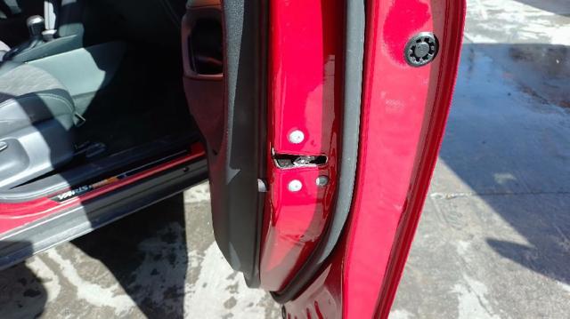 Zamek drzwi przednich prawych 69030K0041 TOYOTA