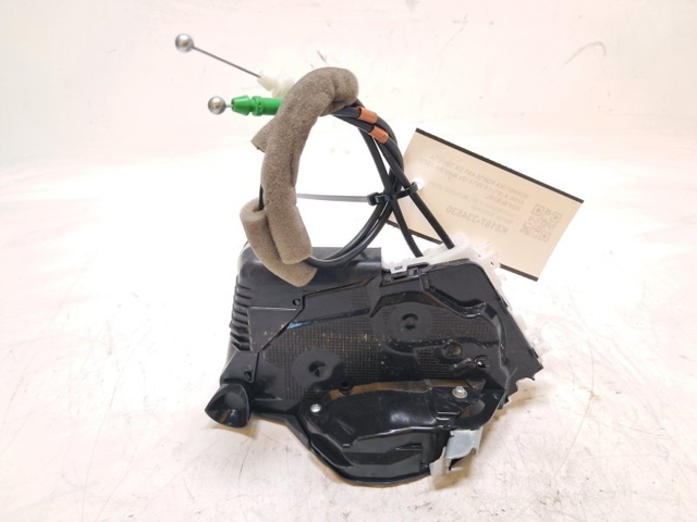 Zamek drzwi przednich prawych 69030K0041 TOYOTA