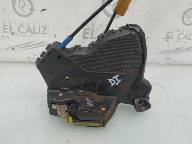 Zamek drzwi przednich lewych 6904002152 TOYOTA