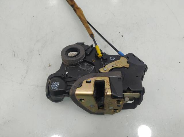 Zamek drzwi przednich lewych 6904002152 TOYOTA