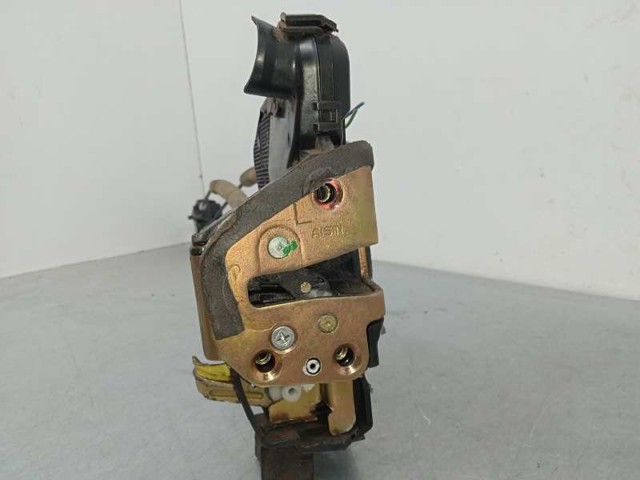 Zamek drzwi przednich lewych 6904002152 TOYOTA
