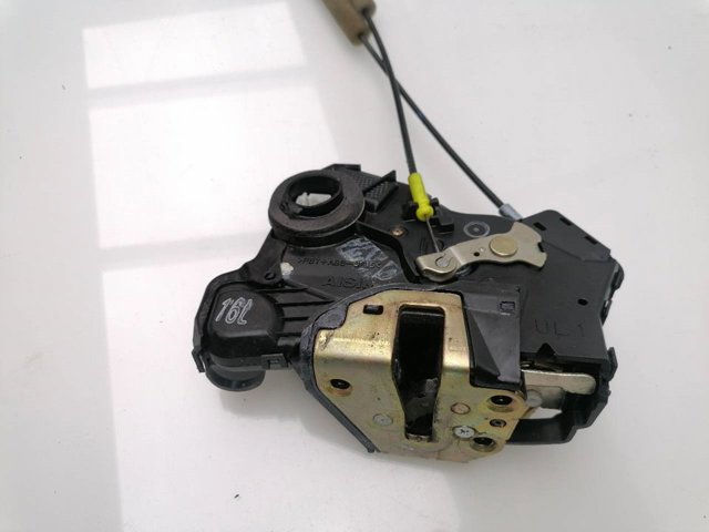 Zamek drzwi przednich lewych 6904002152 TOYOTA