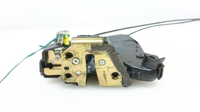 Zamek drzwi przednich lewych 6904002152 TOYOTA