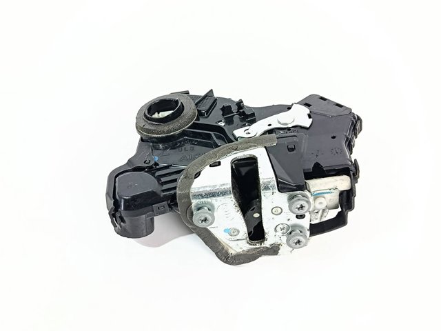 Zamek drzwi przednich lewych 6904002210 TOYOTA