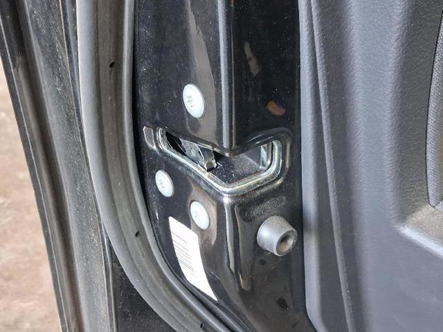 Zamek drzwi przednich lewych 6904002210 TOYOTA
