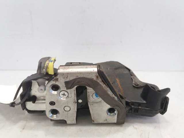 Zamek drzwi przednich lewych 6904002210 TOYOTA