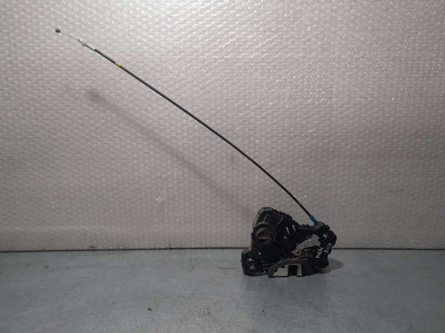 Zamek drzwi przednich lewych 6904002210 TOYOTA