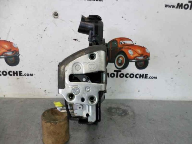 Zamek drzwi przednich lewych 6904002210 TOYOTA