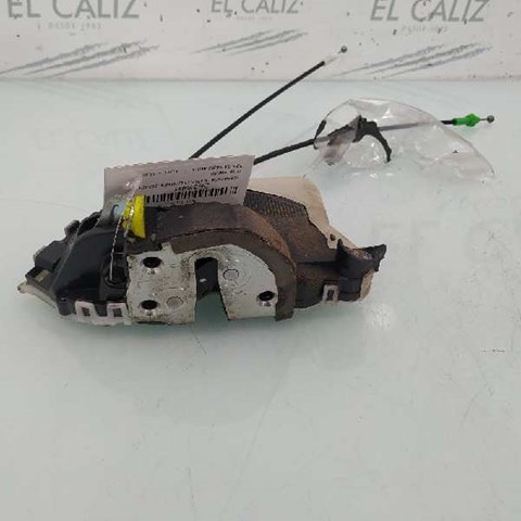 Zamek drzwi przednich lewych 690400D140 TOYOTA