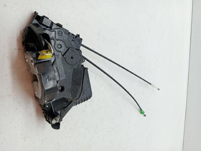 Zamek drzwi przednich lewych 690400D140 TOYOTA
